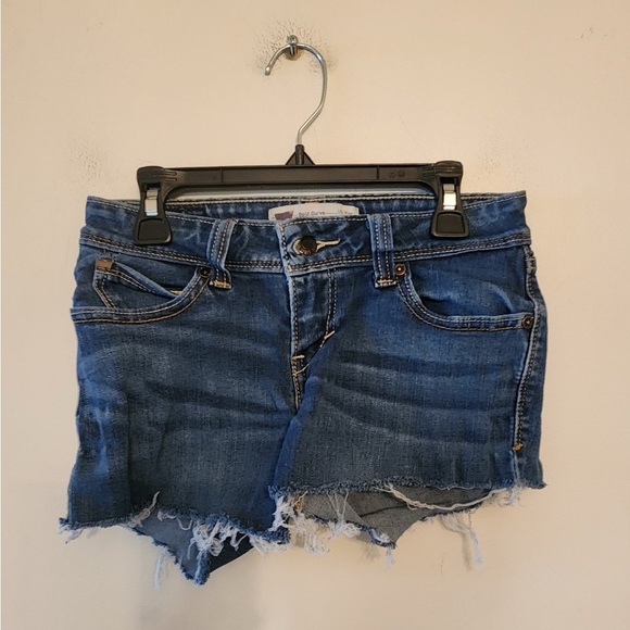 Levi cut off jean shorts size 3 - Picture 1 of 4